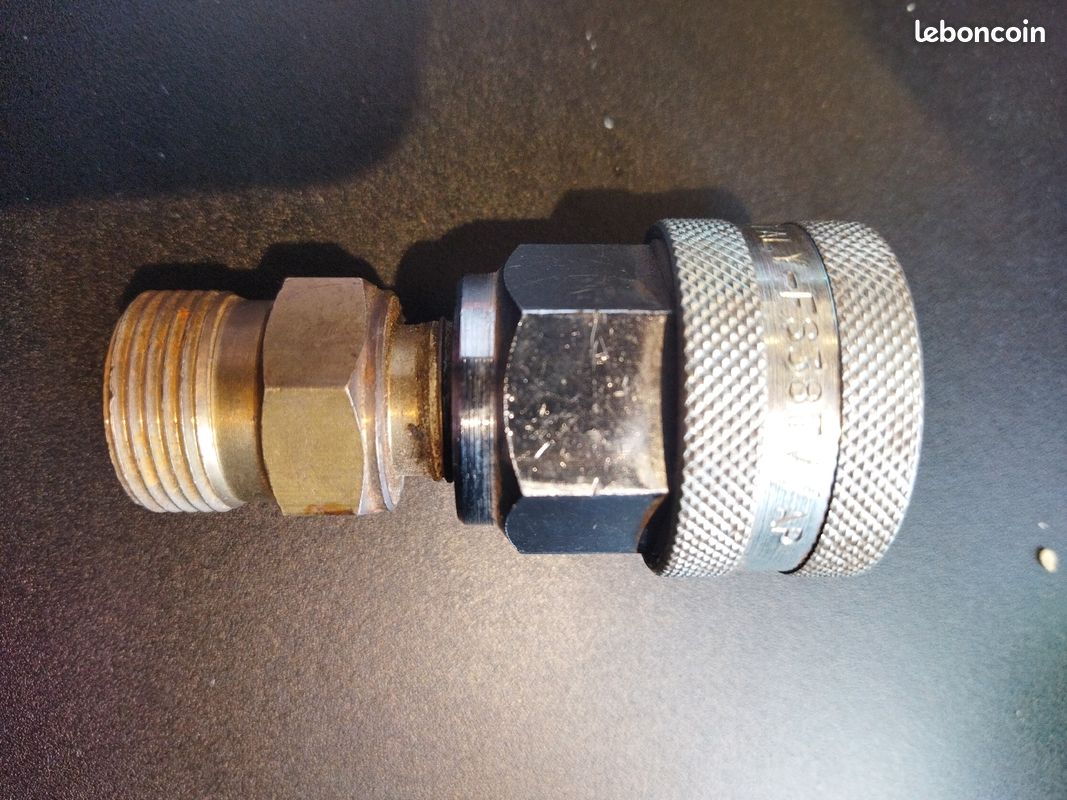 Raccord rapide coupleur à visser compresseur (image 1)