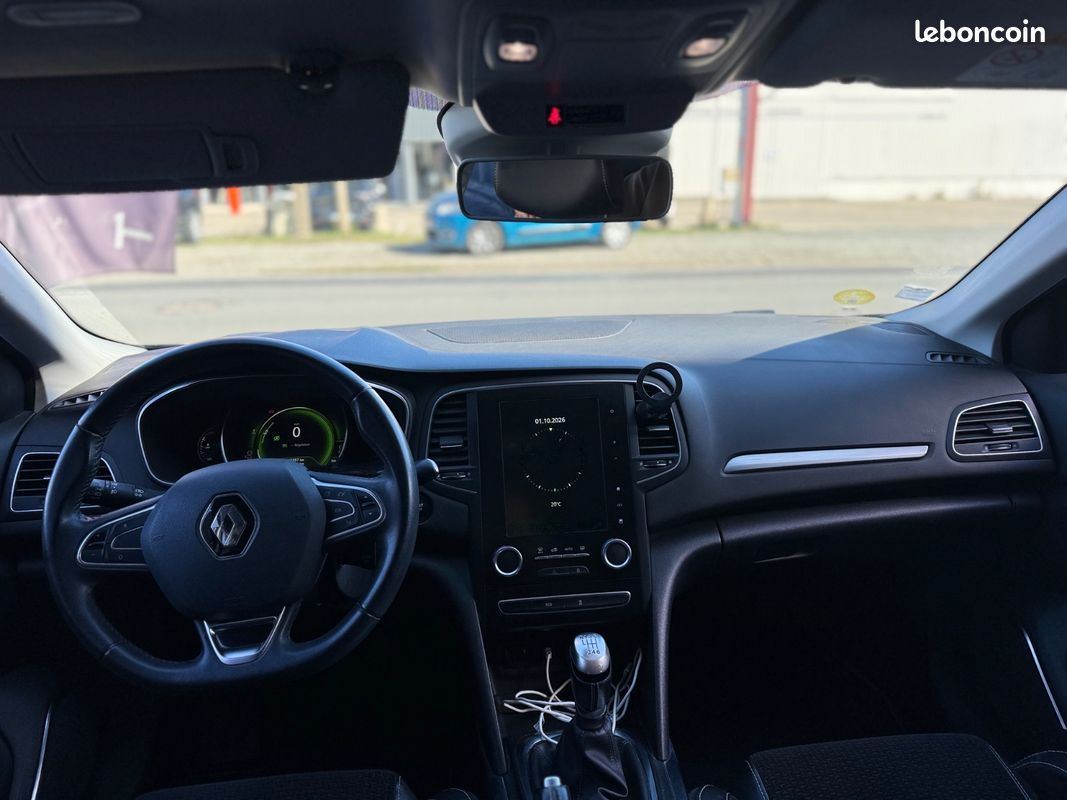 RENAULT MEGANE IV BERLINE dCi 110 Energy Intens + Entretien Complet (image 13)