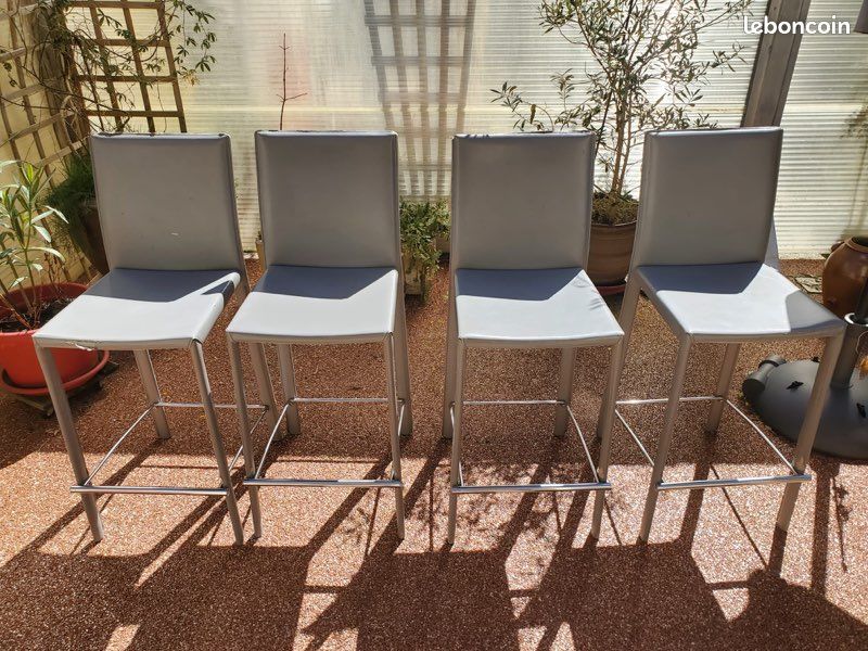 Chaise de mange debout (image 1)