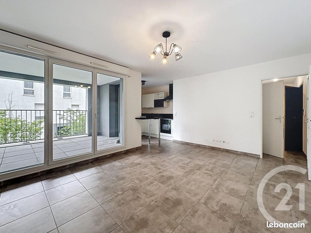 Appartement 3 pièces 60 m² · à Vénissieux · 60 m² · 1 055 €