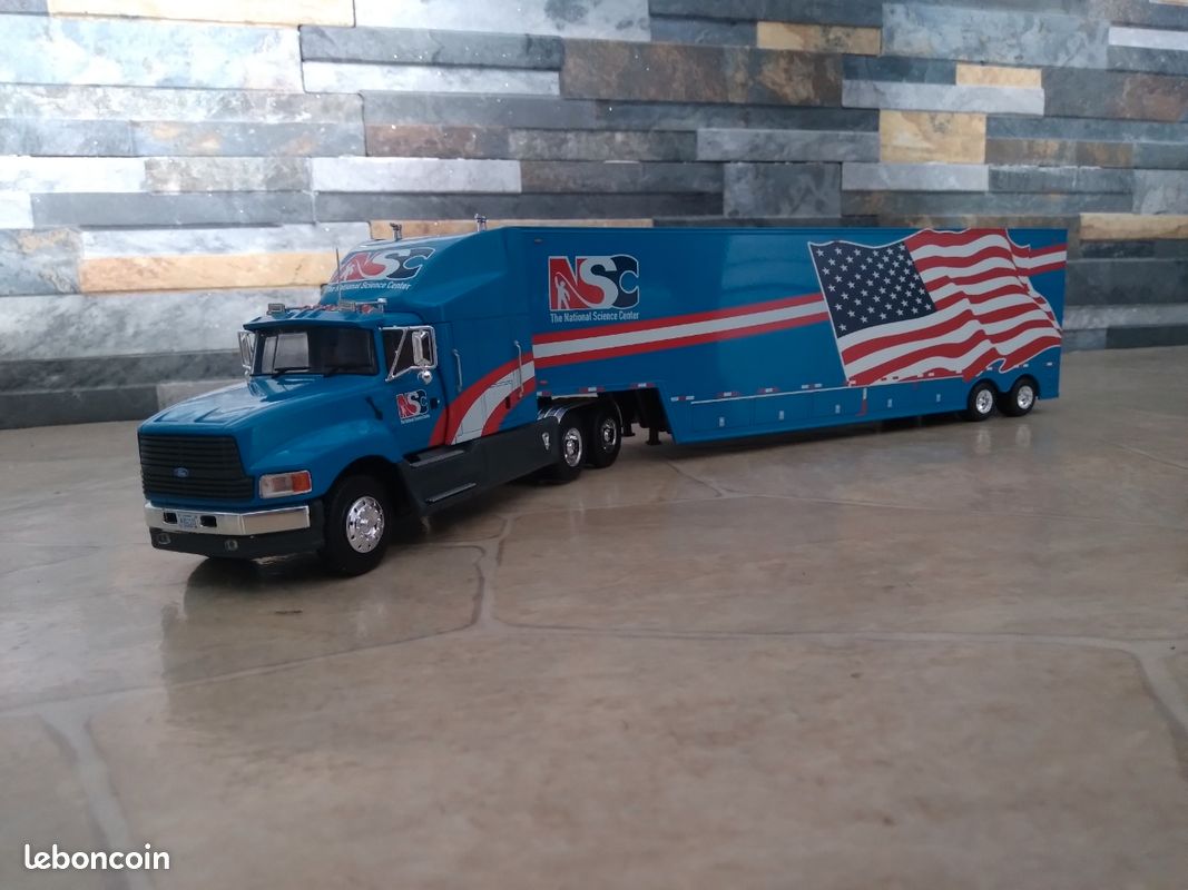 Camion Américain N°16 Ford Aeromax Semi-remorque 1990 - Altaya 1/43 - Occasion