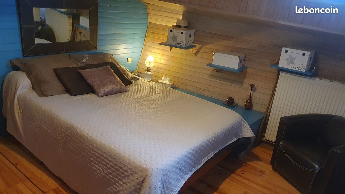 Dormir dans la cale luxueuse d'une peniche centenaire (image 18)