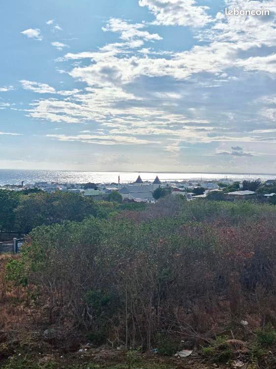 Appartement 3 pièces 67 m² · à Saint-Pierre · 67 m² · 951 €