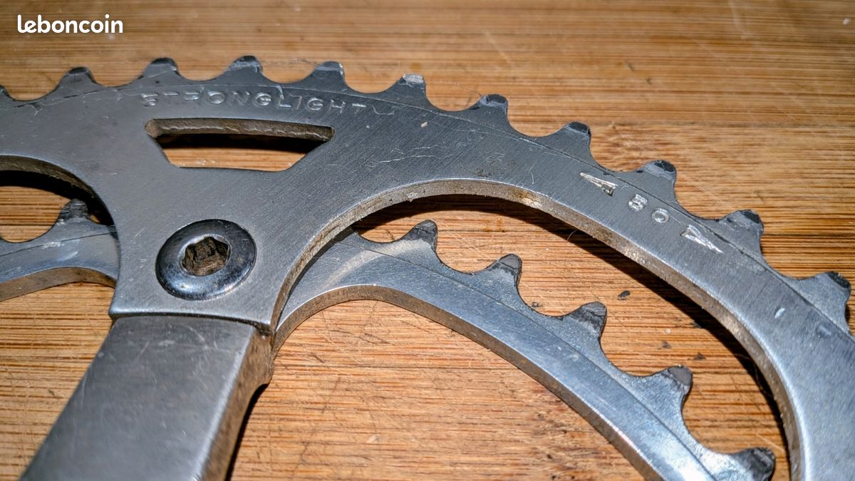 Pédalier SHIMANO 600 FC-6207 52/42T 130mm BCD Carré JIS 175mm - Occasion