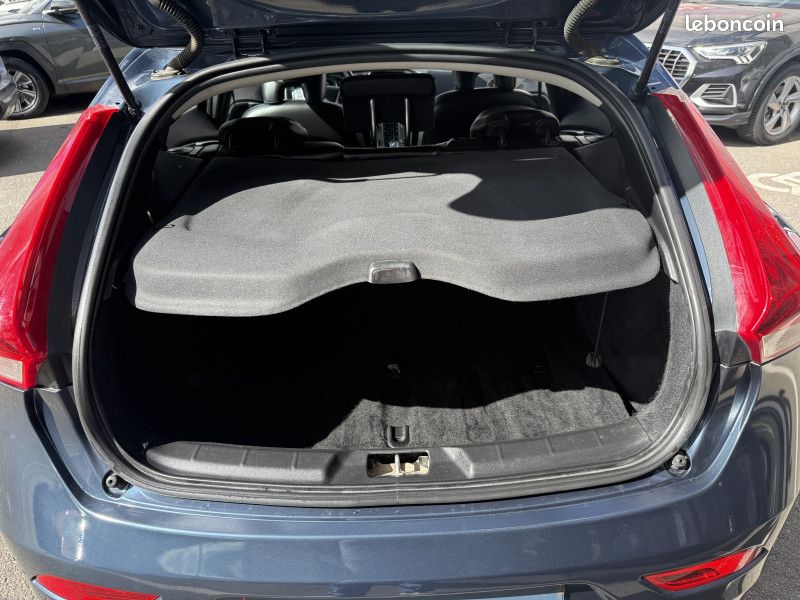 Volvo V40 T3 152CH INSCRIPTION GEARTRONIC (image 11)