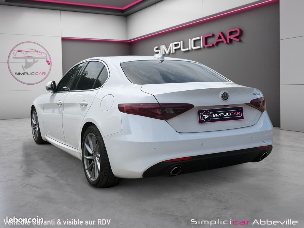 ALFA ROMEO GIULIA 2.2 JTD 180 LUSSO AT 180Ch Garantie 12 mois (image 3)