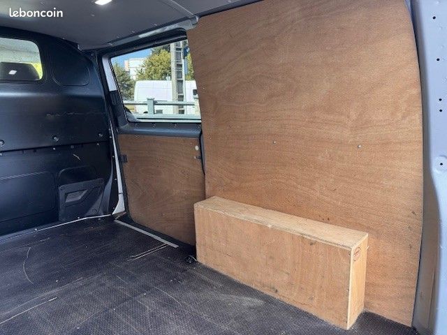 VOLKSWAGEN Transporter T6 2.0TDI 4 MOTION DSG BUSINESS LINE 198CH L1H1 (image 26)