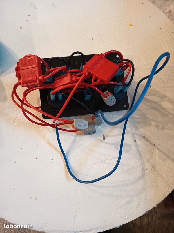 KAOLALI 8 Gang Panneau d'interrupteurs étanche, 12V/24V panneau de