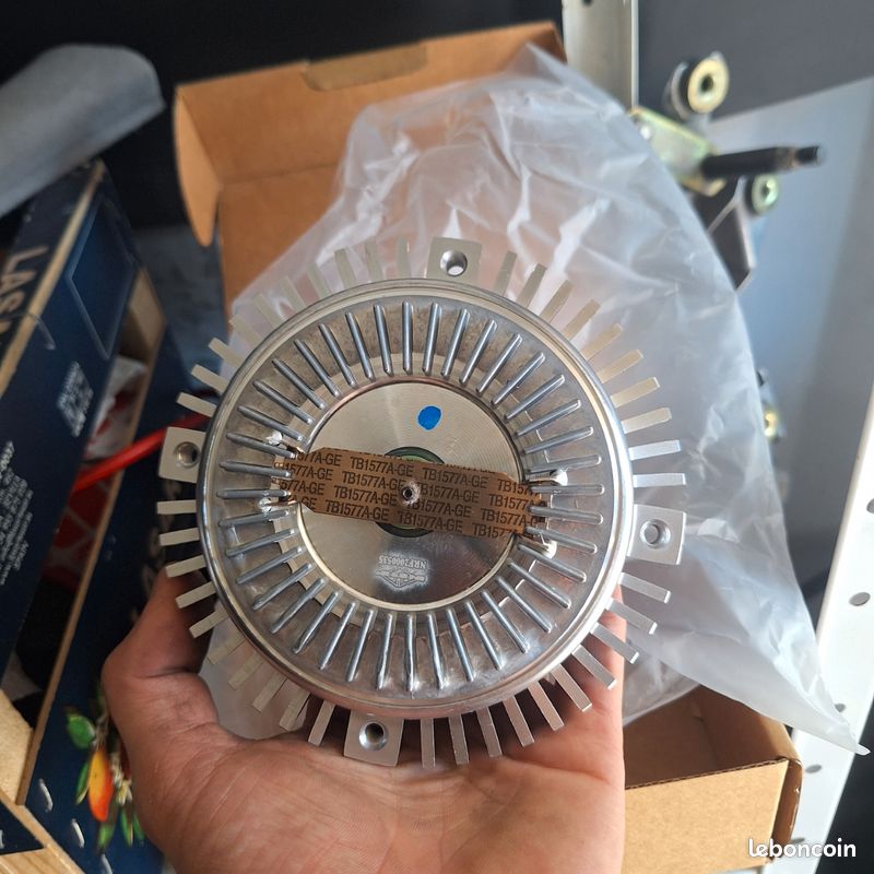 Embrayage ventilateur bmw e36 320i (image 1)