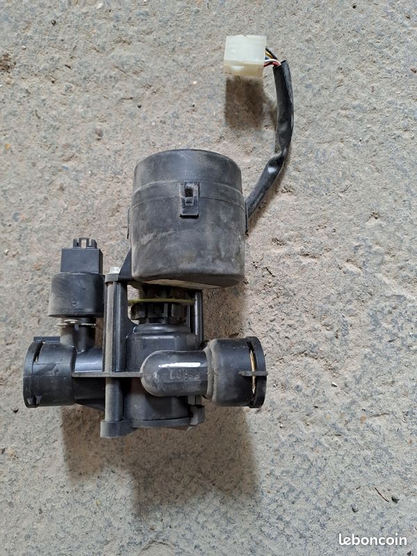 Vanne 4 voie Crouzet 440422 (image 2)