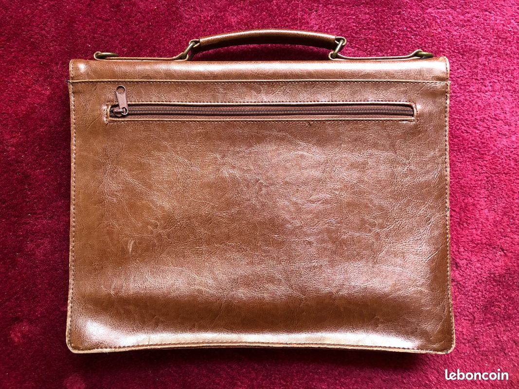 Attaché case marron en cuir (image 2)