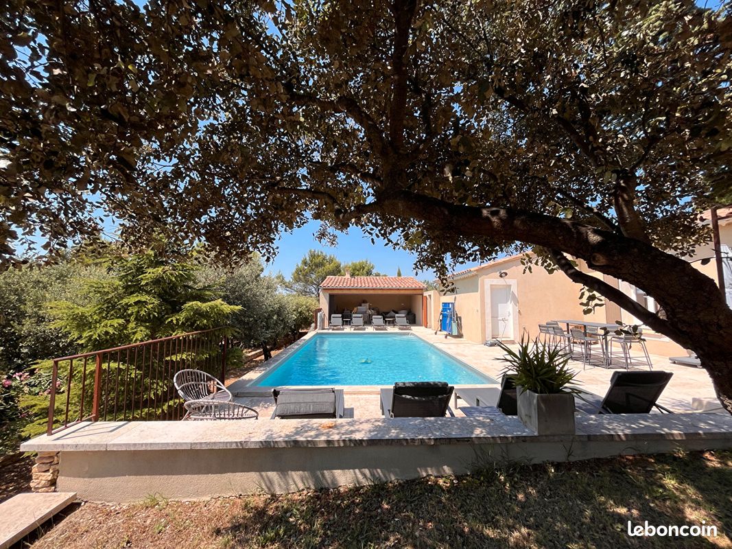 Maison 7 pièces 258 m² · à Cabrières-d'Avignon · 258 m² · 1 299 000 €