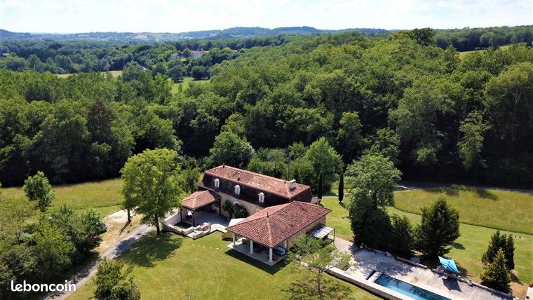 Propriété 7 pièces 212 m²