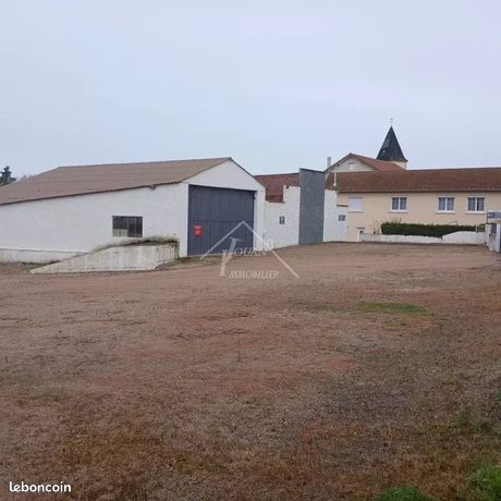 Immeuble 3122 m² Treteau