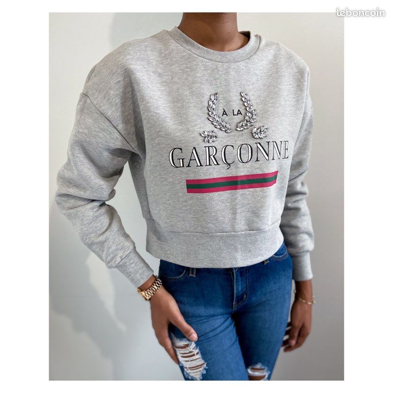 Pull gris avec détails en strass (image 1)