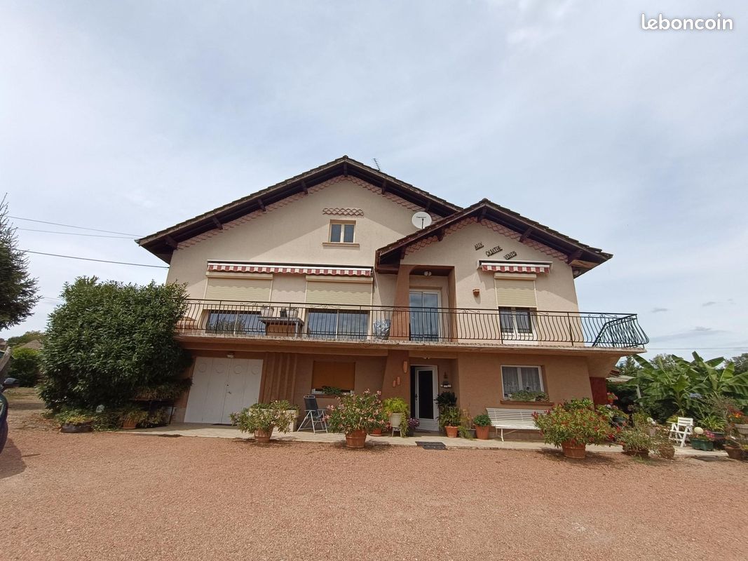 Maison 11 pièces 235 m² · à Montain · 235 m² · 350 000 €