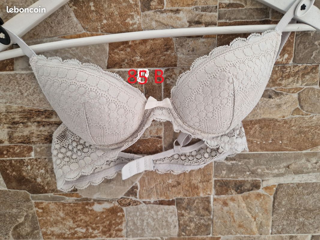 soutien-gorge blanc taille 85 B marque ETAM Vêtements