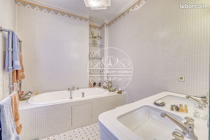 Appartement a louer paris-7e-arrondissement - 3 pièce(s) - 120 m2 - Surfyn