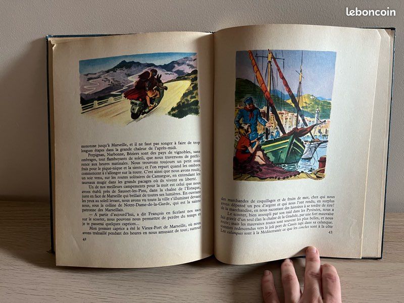 Vacances en scooter - Sabran - Bibliothèque rouge et bleue (image 4)
