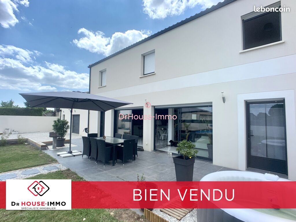 Maison 5 pièces 163 m² · à Angliers · 163 m² · 385 000 €