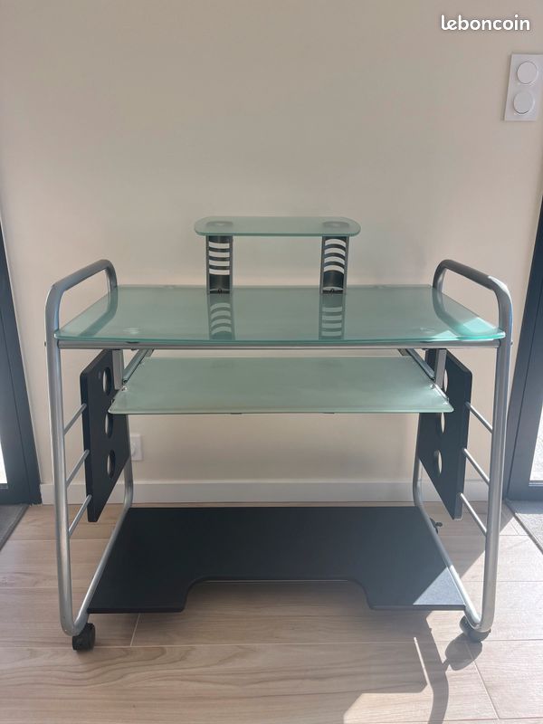 Bureau ordinateur (image 1)