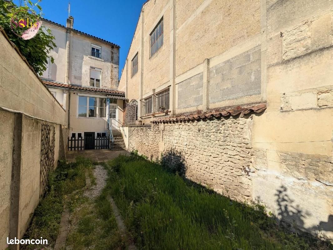 Maison 5 pièces 103 m² · à Cognac · 103 m² · 870 €