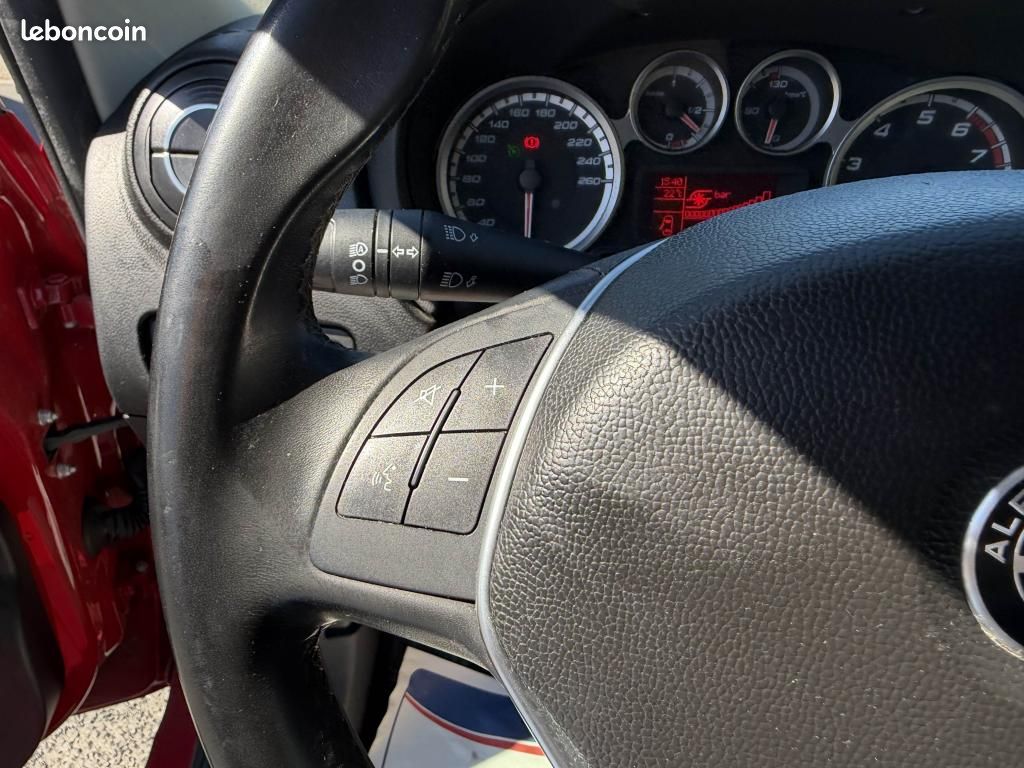 ALFA ROMEO MITO 0.9i TwinAir - 105 S&S Super clim + Radar AR (image 24)