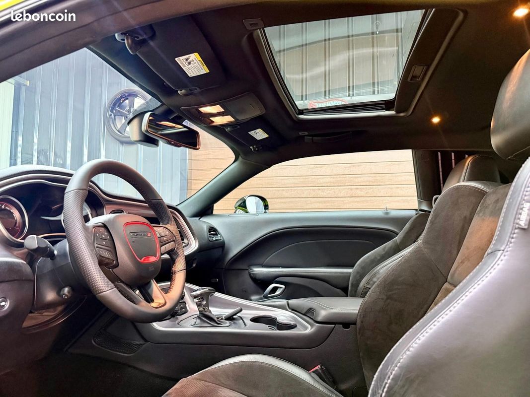 Dodge CHALLENGER R/T Scat Pack Widebody V8 6.4 492 ch – CarPlay – Caméra – Harman Kardon (image 12)