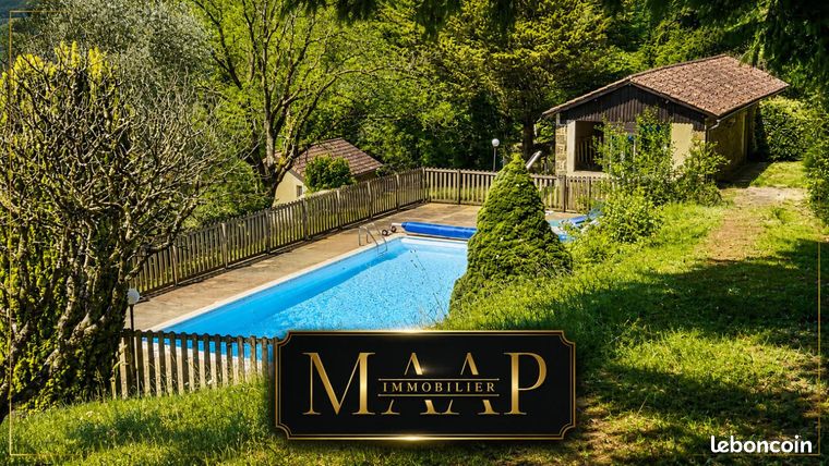 Maison 10 pièces 215 m²