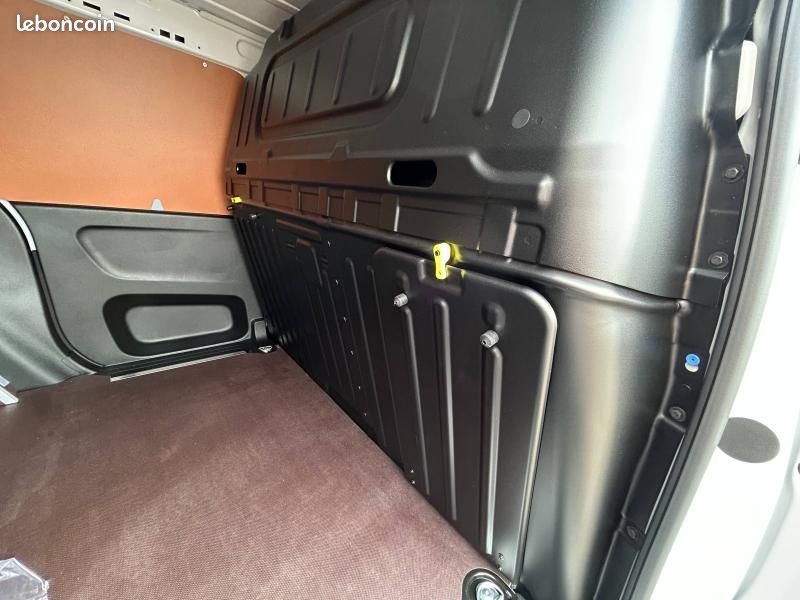Toyota PROACE CITY Medium Electric 136ch 50 kWh Start Confort 3P MY25 (image 21)