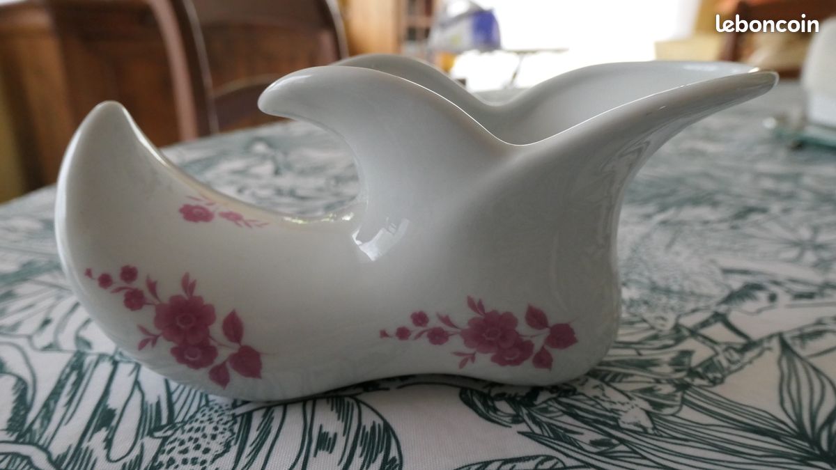 Vase forme de Botte ou chaussure en porcelaine (image 1)