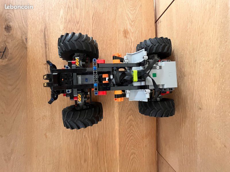LEGO Technic 42099 – 4x4 X-treme Off-Roader Motorisé Control+ (image 7)