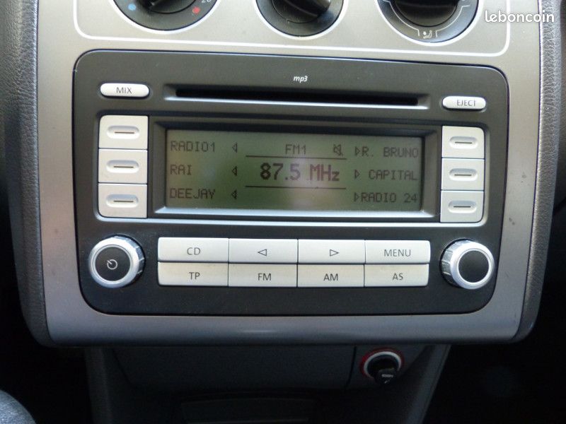 Volkswagen TOURAN 2.0 ECOFUEL TRENDLINE 7 PLACES (image 17)