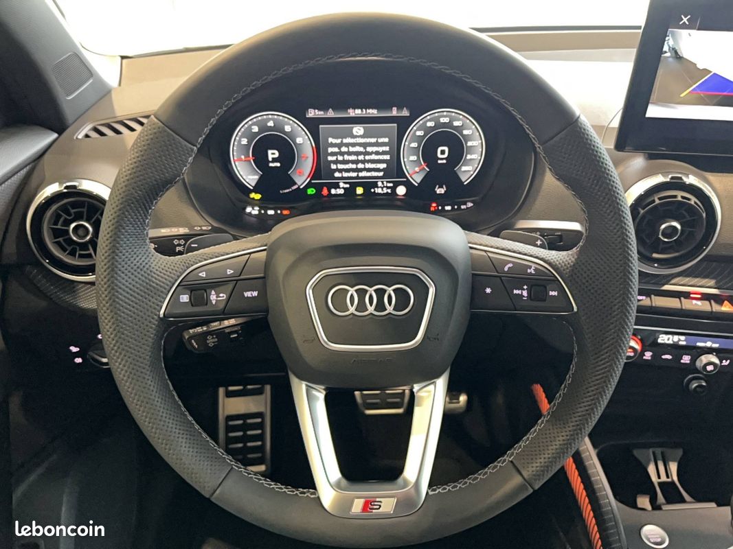 AUDI Q2 35 TFSI 150 S tronic 7 Black Edition (image 24)