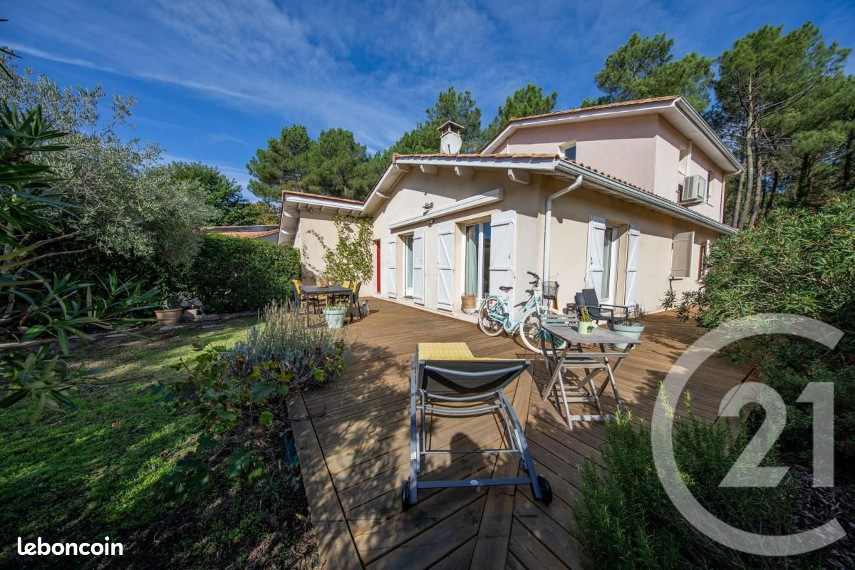 Maison 7 pièces 157 m² · à Saint-Médard-en-Jalles · 157 m² · 490 000 €
