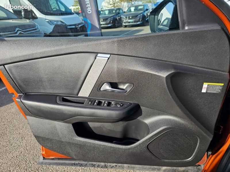 Citroen C4 PureTech 130 Shine EAT8 (image 16)