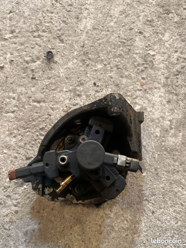Pompe à injection Peugeot 206 2.0 hdi 90cv (image 2)