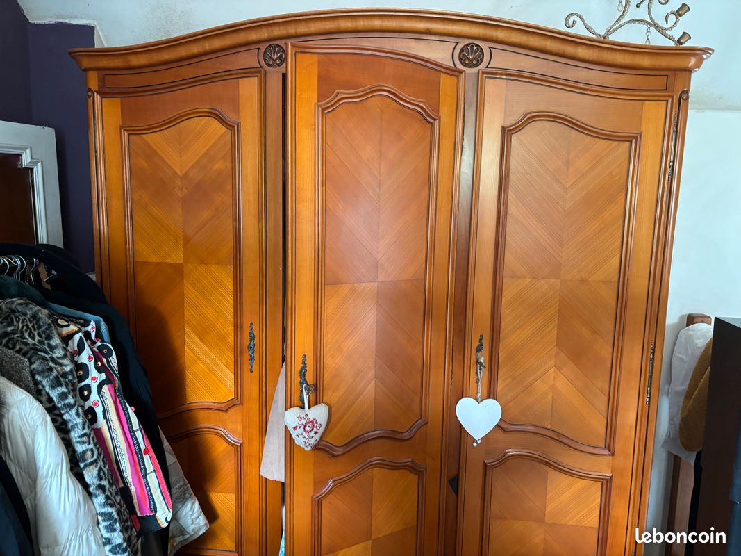 Armoire antique (image 1)