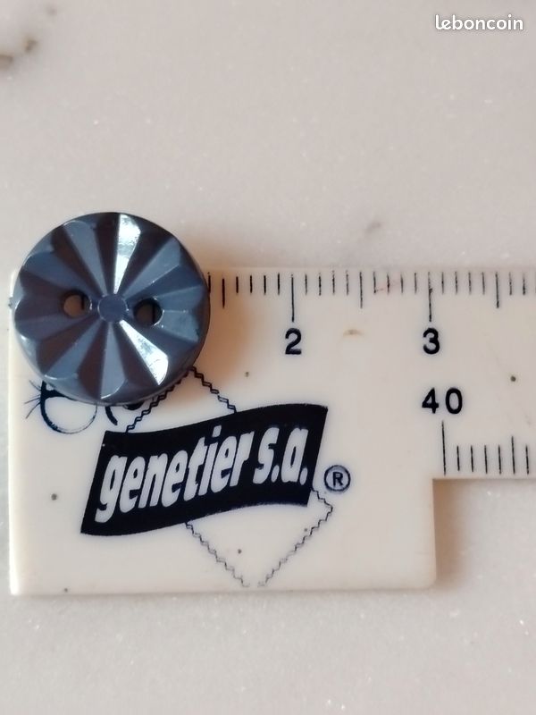 Lot De 17 Boutons Vintage Gris Veiné – Diamètre 1,1 Cm, Pour Couture Et Customisation