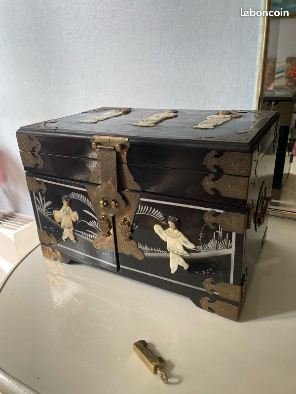 Coffre à bijoux chinois oriental laqué nacre en excellent état (image 10)