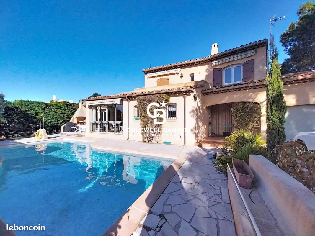 Maison 5 pièces 120 m² · à Fréjus · 120 m² · 699 000 €