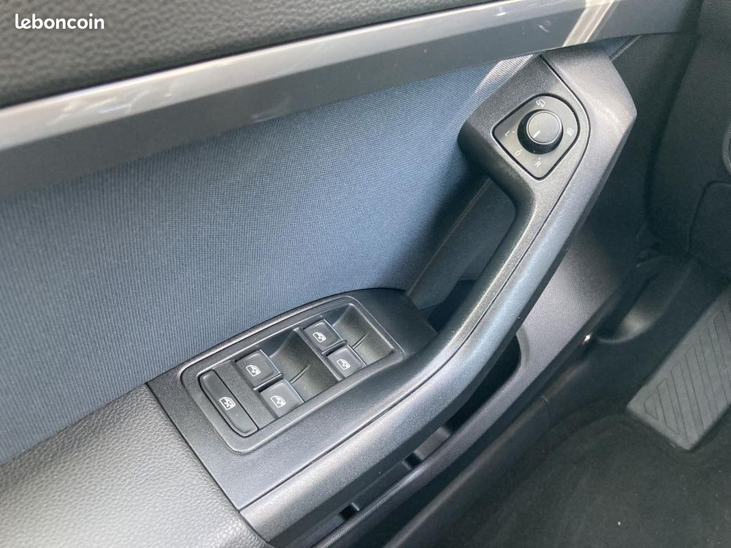 SEAT ATECA 1.6 TDI - 115 - Référence (image 21)