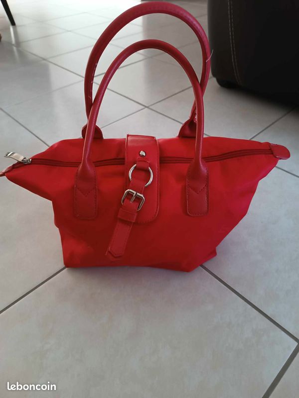 Sac à main rouge (image 1)