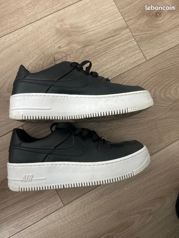 Chaussure Nike Nike Air Force Plateforme Nike Air Force Sage Low