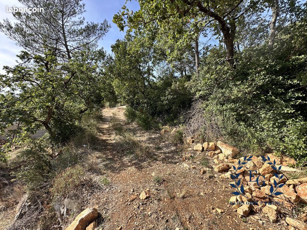 Terrain 900 m² · à Brignoles · 900 m² · 118 000 €