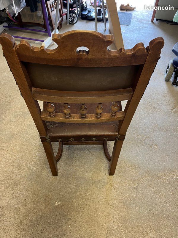 Chaise ancienne dessus cuir travaillée (image 3)