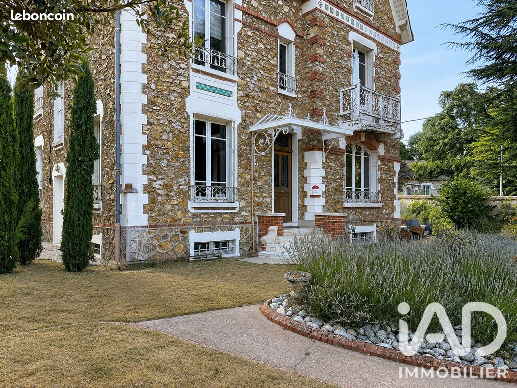 Maison 9 pièces 229 m² · à Dourdan · 229 m² · 649 000 €