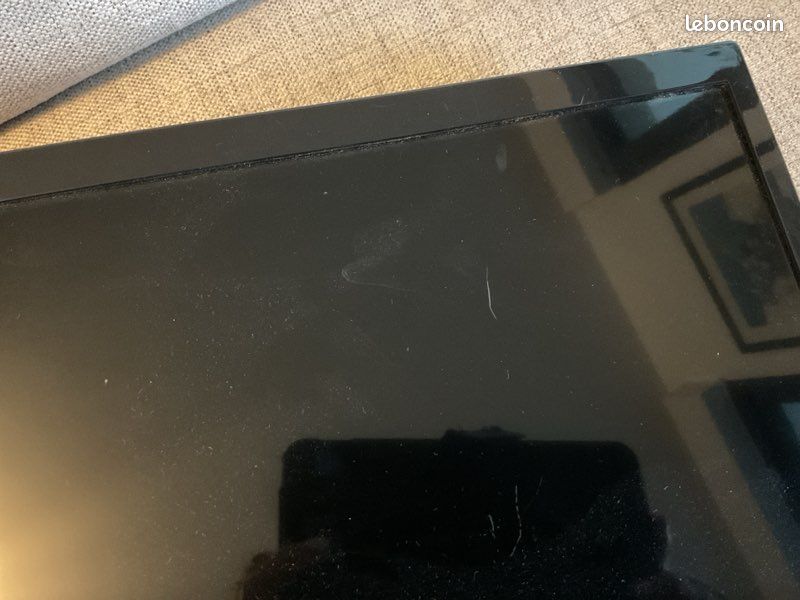 Télévision Philips 70 cm sans pied avec support mural ( visserie absente) (image 5)