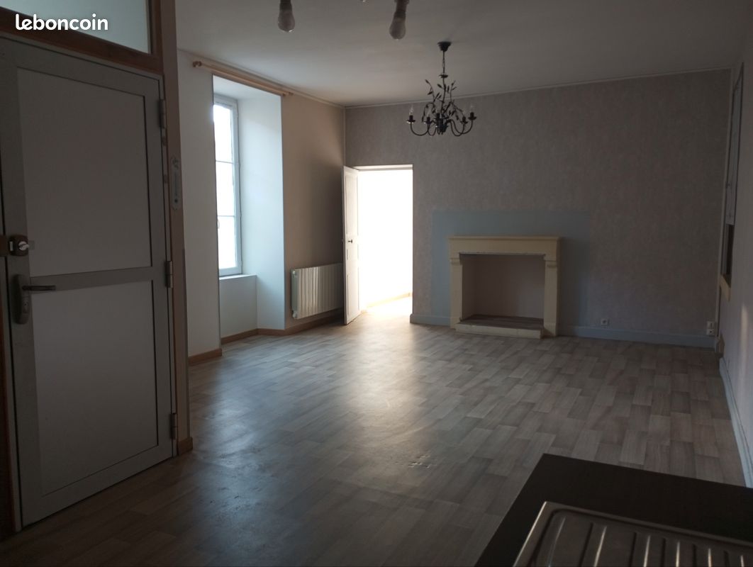 Appartement 4 pièces 110 m² · à Pamproux · 110 m² · 660 €/mois