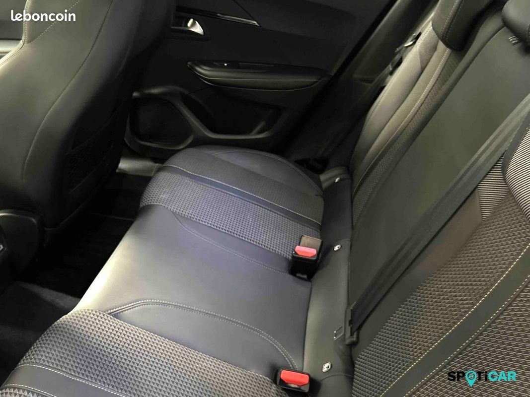 PEUGEOT 2008 PureTech 130 S&S EAT8 GT (image 10)